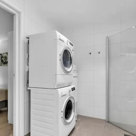Large With 4 Bedrooms, Free Parking, 400m From Trainstaion * Lillestrom