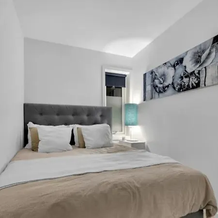 Large With 4 Bedrooms, Free Parking, 400m From Trainstaion Apartment Lillestrom