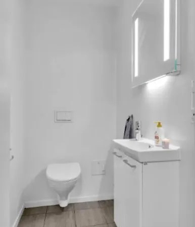 Large With 4 Bedrooms, Free Parking, 400m From Trainstaion Apartment Lillestrom