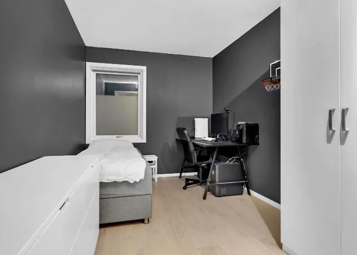 Lägenhet Large With 4 Bedrooms, Free Parking, 400m From Trainstaion Lillestrøm