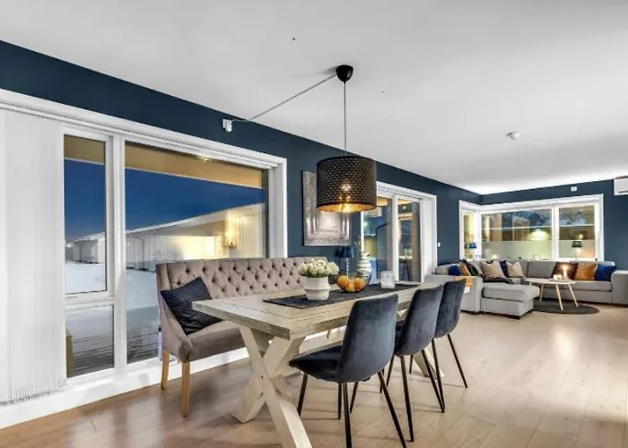 Large With 4 Bedrooms, Free Parking, 400m From Trainstaion Lägenhet Lillestrøm