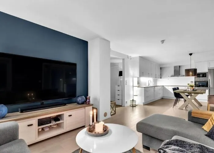 Large With 4 Bedrooms, Free Parking, 400m From Trainstaion Lillestrøm